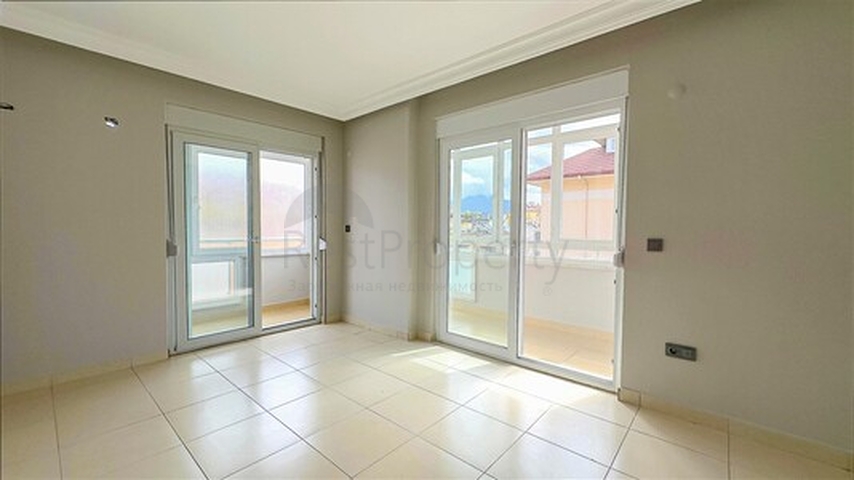 3 + 1 شقة 200 متر من البحر في وسط ألانيا