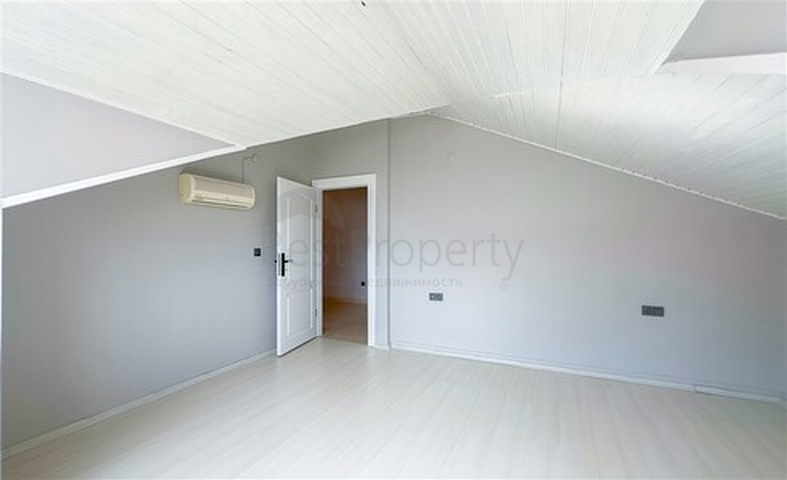 3 + 1 شقة 200 متر من البحر في وسط ألانيا