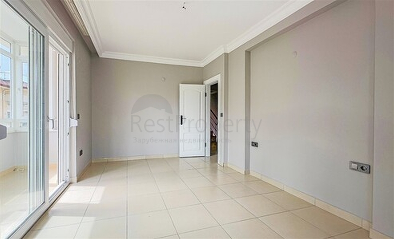 3 + 1 شقة 200 متر من البحر في وسط ألانيا