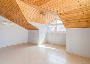 3 + 1 شقة 200 متر من البحر في وسط ألانيا