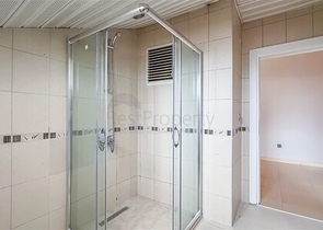 3 + 1 شقة 200 متر من البحر في وسط ألانيا