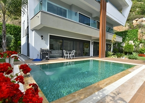 فيلا 4+1 في وسط ألانيا 