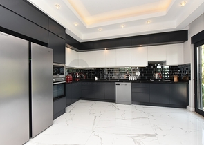 فيلا 4+1 في وسط ألانيا 