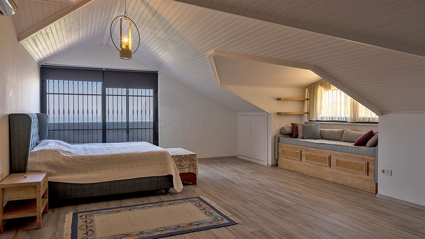 4 + 1 فيلا للبيع في ألانيا عن طريق البحر / منزل الانتهاء مع الأثاث