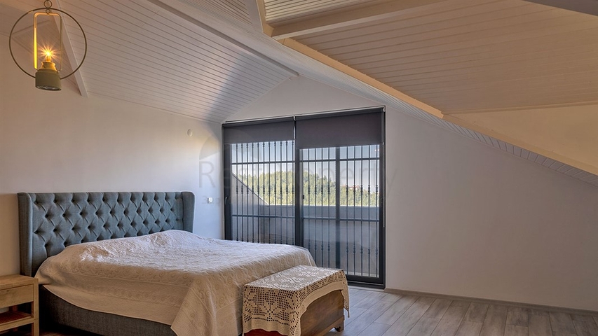 4 + 1 فيلا للبيع في ألانيا عن طريق البحر / منزل الانتهاء مع الأثاث