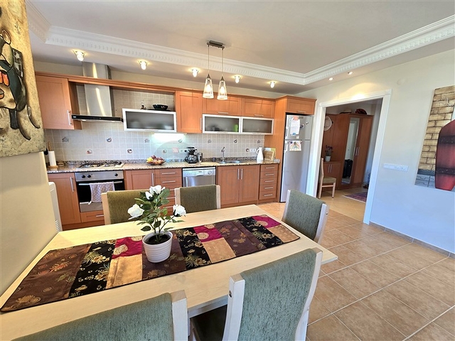 شقة فسيحة 2 + 1 في أوبا