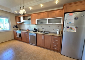 شقة فسيحة 2 + 1 في أوبا