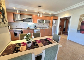 شقة فسيحة 2 + 1 في أوبا