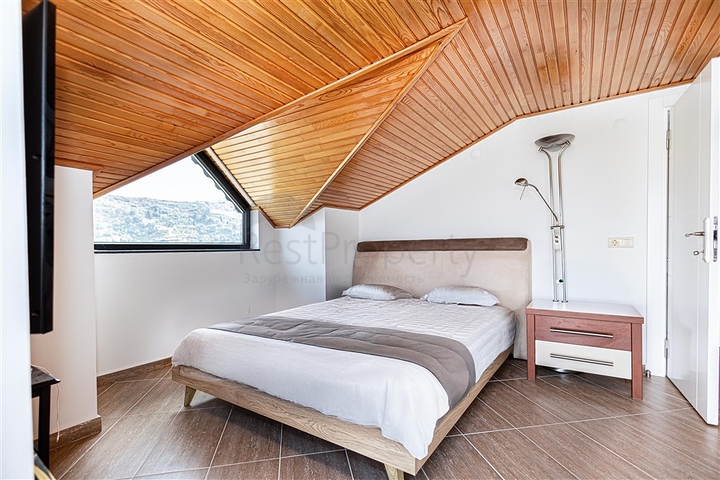 فيلا مع إطلالة بانورامية على البحر الأبيض المتوسط هي مساحة مثالية للعيش والاسترخاء