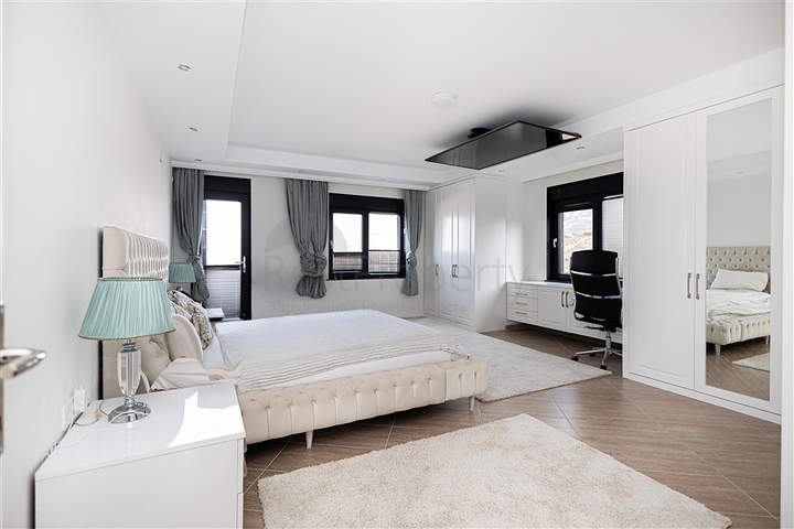 فيلا مع إطلالة بانورامية على البحر الأبيض المتوسط هي مساحة مثالية للعيش والاسترخاء