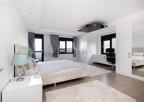 فيلا مع إطلالة بانورامية على البحر الأبيض المتوسط هي مساحة مثالية للعيش والاسترخاء