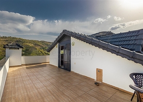 فيلا مع إطلالة بانورامية على البحر الأبيض المتوسط هي مساحة مثالية للعيش والاسترخاء