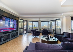 فيلا مع إطلالة بانورامية على البحر الأبيض المتوسط هي مساحة مثالية للعيش والاسترخاء