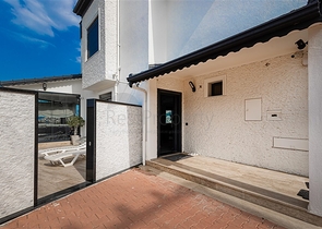 فيلا مع إطلالة بانورامية على البحر الأبيض المتوسط هي مساحة مثالية للعيش والاسترخاء