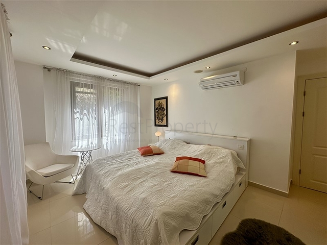 فيلا مريحة مطلة على البحر وحديقة في واحدة من أكثر المناطق الخلابة في ألانيا