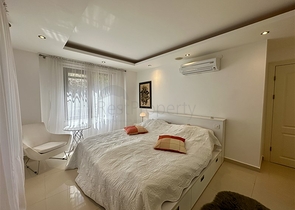 فيلا مريحة مطلة على البحر وحديقة في واحدة من أكثر المناطق الخلابة في ألانيا