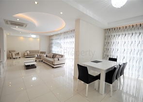 شقة 2+1 في مجمع على بعد 50 متر من الشاطئ في منطقة كارجيجاك