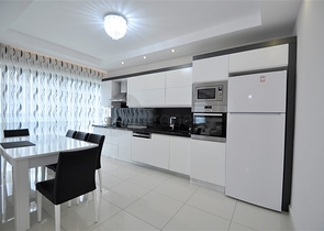 شقة 2+1 في مجمع على بعد 50 متر من الشاطئ في منطقة كارجيجاك