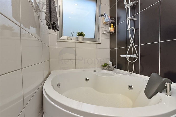 فيلا فاخرة محاطة بالطبيعة والراحة