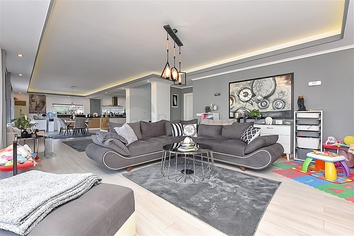 فيلا فاخرة محاطة بالطبيعة والراحة