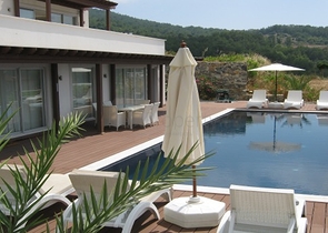 فيلا فاخرة محاطة بالطبيعة والراحة