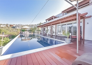 فيلا فاخرة محاطة بالطبيعة والراحة