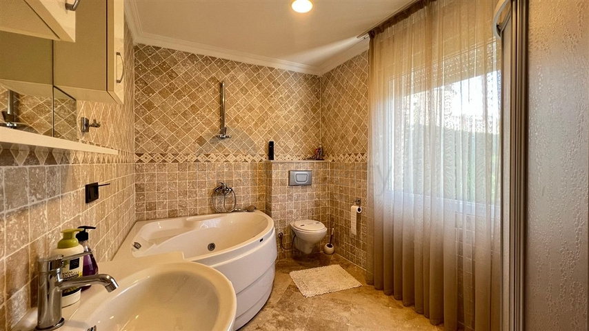 فيلا مفروشة مطلة على البحر في منطقة كارجيجاك الخلابة