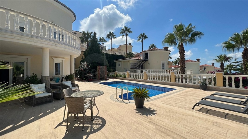 فيلا مفروشة مطلة على البحر في منطقة كارجيجاك الخلابة