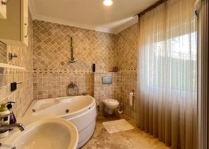 فيلا مفروشة مطلة على البحر في منطقة كارجيجاك الخلابة