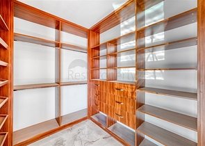 فيلا فاخرة حديثة في وسط سيكجيلي مع إطلالات بانورامية على البحر فيلا فاخرة حديثة في وسط سيكجيلي مع إطلالات بانورامية على البحر