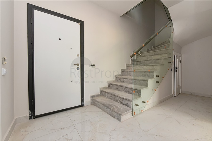 بنتهاوس مطل على البحر في قلب ألانيا 