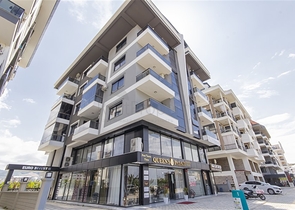 شقة مريحة مفروشة 1 + 1 على البحر في مجمع متطور