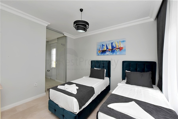 فيلا فاخرة مع مناظر بانورامية وبنية تحتية كاملة في قلب الطبيعة