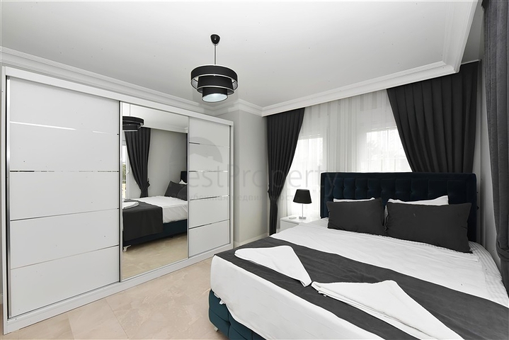 فيلا فاخرة مع مناظر بانورامية وبنية تحتية كاملة في قلب الطبيعة