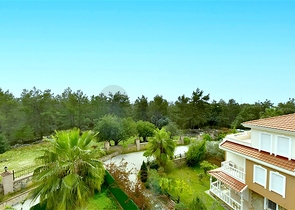 فيلا فاخرة مع مناظر بانورامية وبنية تحتية كاملة في قلب الطبيعة