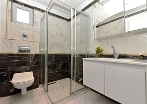 فيلا فاخرة مع مناظر بانورامية وبنية تحتية كاملة في قلب الطبيعة