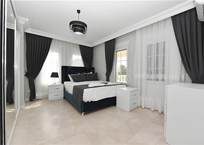 فيلا فاخرة مع مناظر بانورامية وبنية تحتية كاملة في قلب الطبيعة