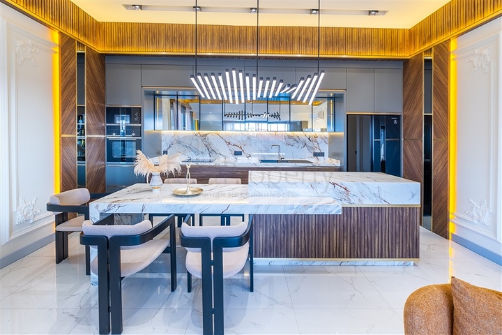 بنتهاوس مفروش واسع في منطقة مرموقة في أوبا