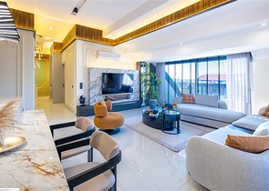 بنتهاوس مفروش واسع في منطقة مرموقة في أوبا