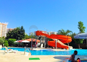 شقة واسعة لجميع أفراد الأسرة في مجمع بالقرب من البحر