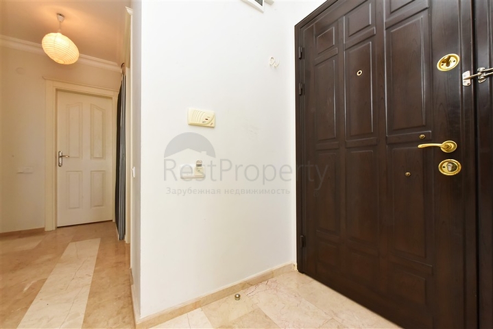 شقة فسيحة 2 + 1 مطلة على البحر في منطقة هادئة في ألانيا 