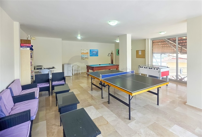 شقة فسيحة 2 + 1 مطلة على البحر في منطقة هادئة في ألانيا 