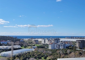 شقة فسيحة 2 + 1 مطلة على البحر في منطقة هادئة في ألانيا 