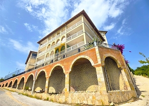 شقة فسيحة 2 + 1 مطلة على البحر في منطقة هادئة في ألانيا 