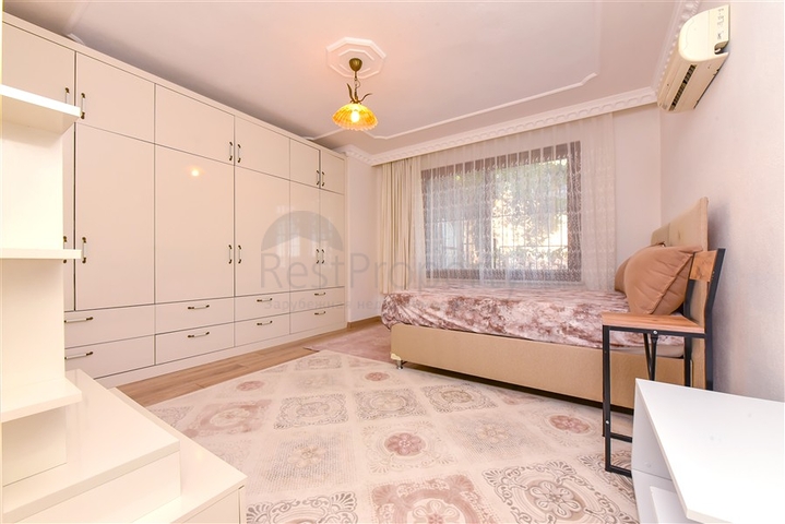 فيلا فسيحة 11 + 2 مع قطعة أرض خاصة وإطلالات بانورامية على البحر