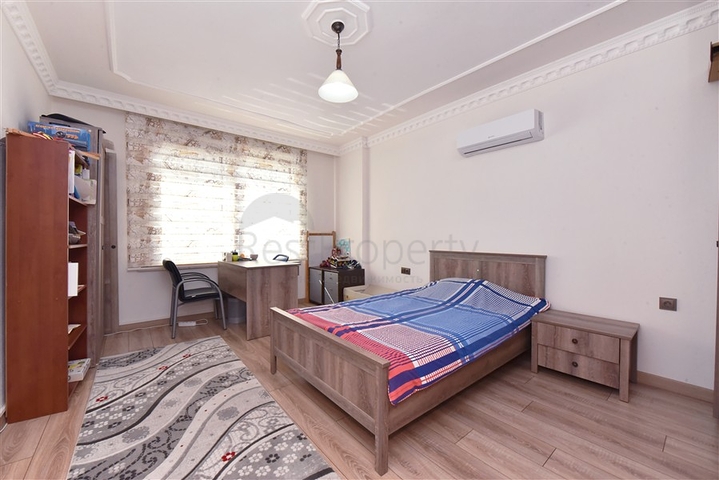 فيلا فسيحة 11 + 2 مع قطعة أرض خاصة وإطلالات بانورامية على البحر