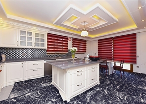 فيلا فسيحة 11 + 2 مع قطعة أرض خاصة وإطلالات بانورامية على البحر