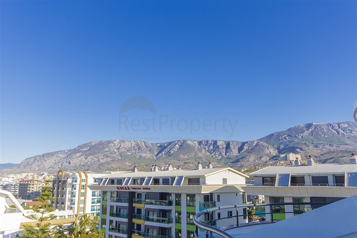 بنتهاوس فاخر مطل على البحر 50 متر من البحر