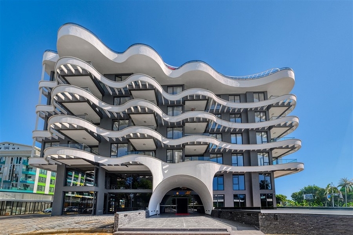 بنتهاوس فاخر مطل على البحر 50 متر من البحر