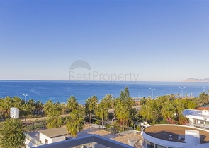 بنتهاوس فاخر مطل على البحر 50 متر من البحر